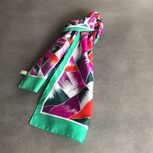 Vintage rectangular made in Italy scarf - Picture 6 of 8